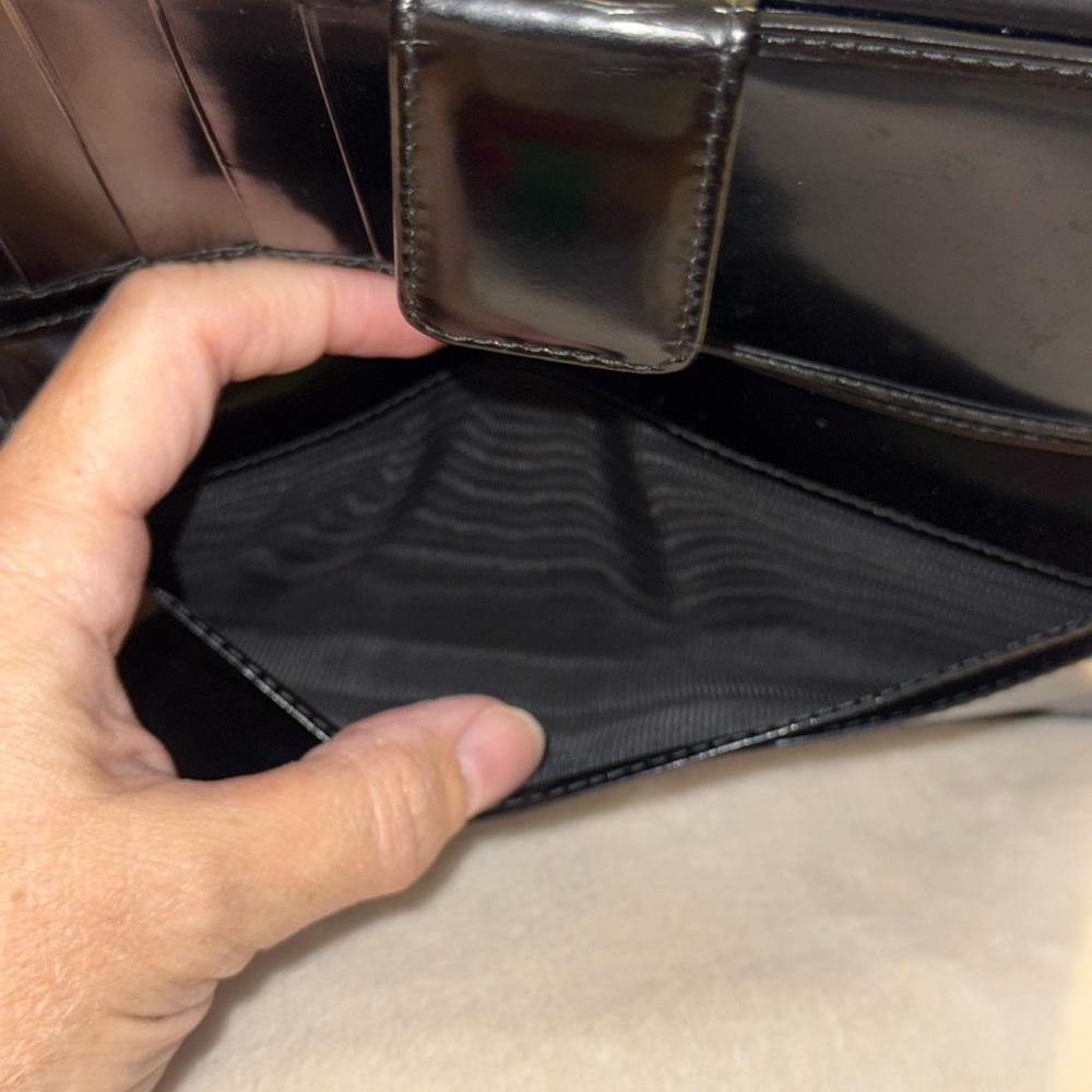 Gucci Glossy Black Leather Clutch - Picture 11 of 14